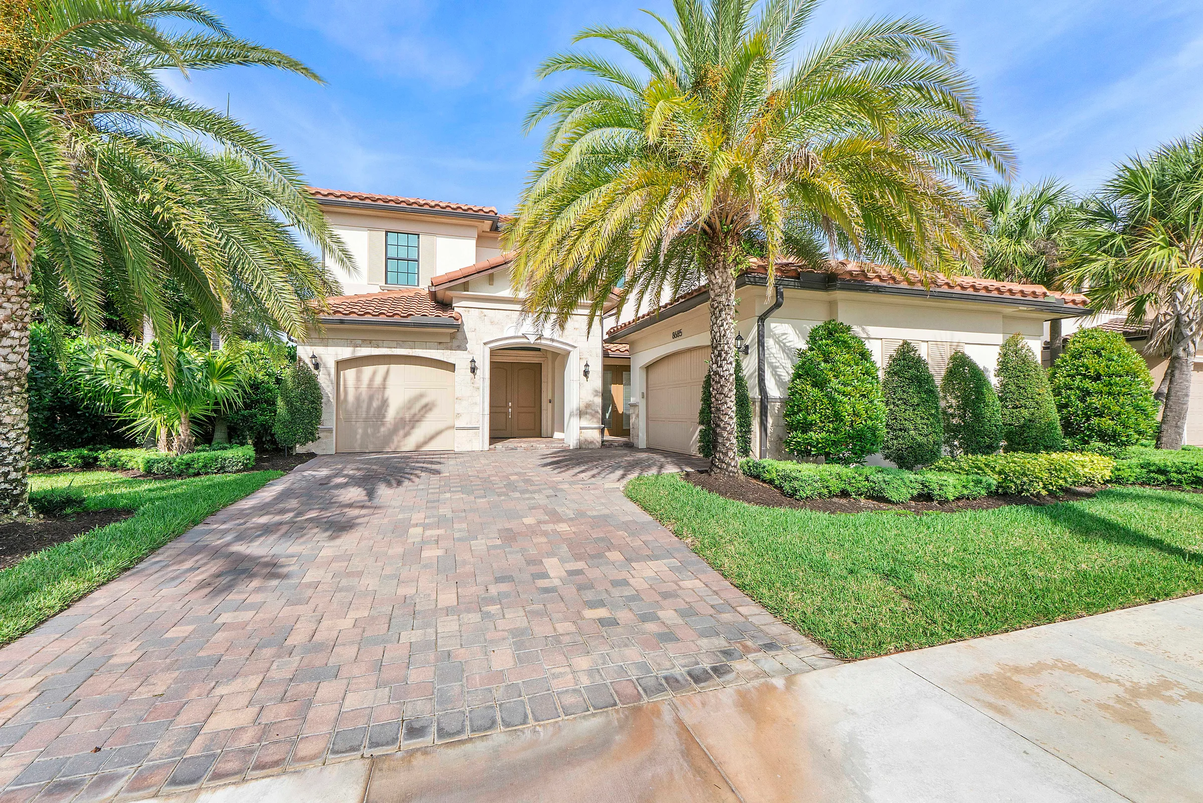 Empty home — 8685 Parkland Bay Dr